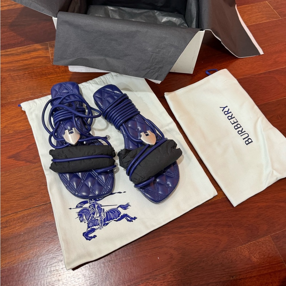 Burberry Ivy Shield Quilted Leather Lace-Up Sandals EU 37 Blue